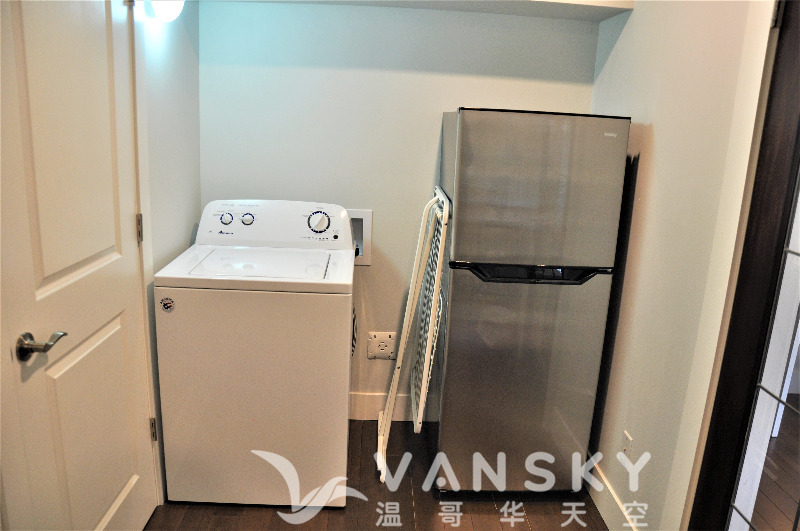 221117154716_airbnb room 2    washer and fridge.JPG